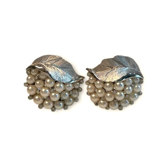 Vintage Crown Trifari Clip-On Earrings With Faux Pearl & Rhinestone Cluster Lea - Picture 2 of 5